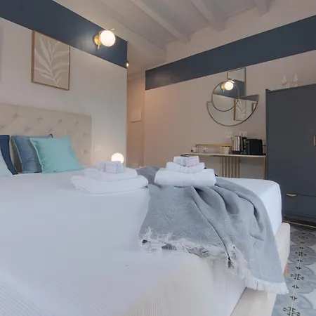 2 Min - Modern At 1 Min To Station - Wifi, Ac Guest house 3*
