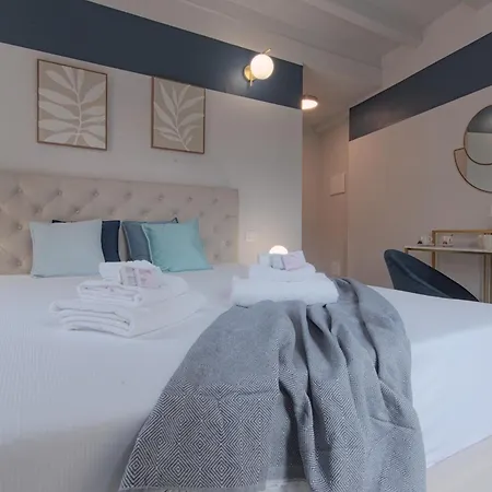 Guest house 2 Min - Modern At 1 Min To Station - Wifi, Ac 3*