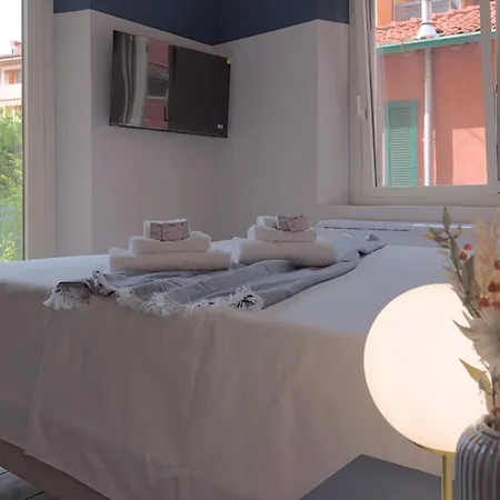 Guest house 2 Min - Modern At 1 Min To Station - Wifi, Ac 3*