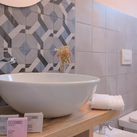 2 Min - Modern At 1 Min To Station - Wifi, Ac Guest house