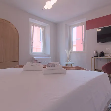 Guest house 2 Min - Modern At 1 Min To Station - Wifi, Ac 3*