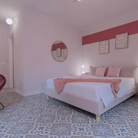 2 Min - Modern At 1 Min To Station - Wifi, Ac Guest house 3*