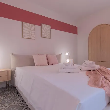 Guest house 2 Min - Modern At 1 Min To Station - Wifi, Ac 3*
