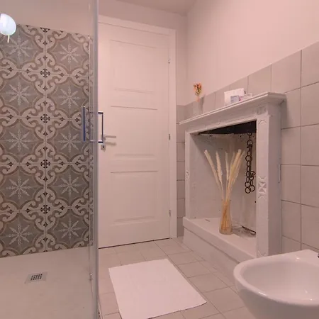Guest house 2 Min - Modern At 1 Min To Station - Wifi, Ac