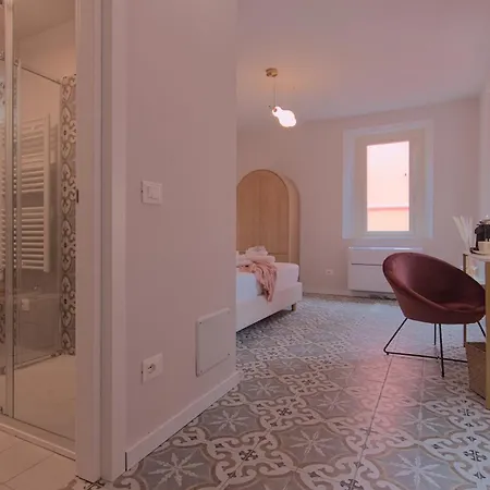 Guest house 2 Min - Modern At 1 Min To Station - Wifi, Ac Mandello del Lario