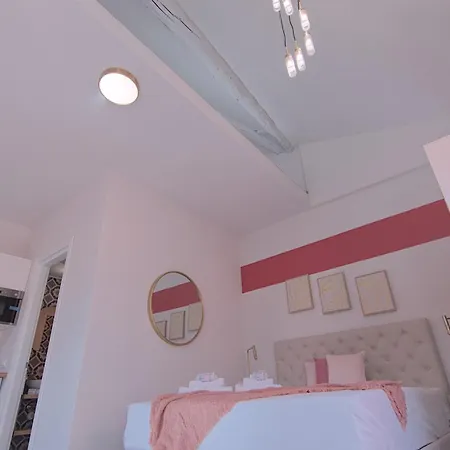 2 Min - Modern At 1 Min To Station - Wifi, Ac Guest house