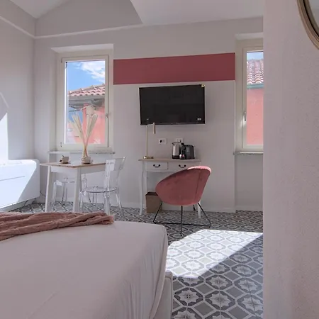2 Min - Modern At 1 Min To Station - Wifi, Ac 3*